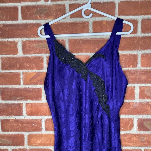Vintage 90’s Victoria Secret purple and black lingerie slip dress with lace - Picture 2 of 6